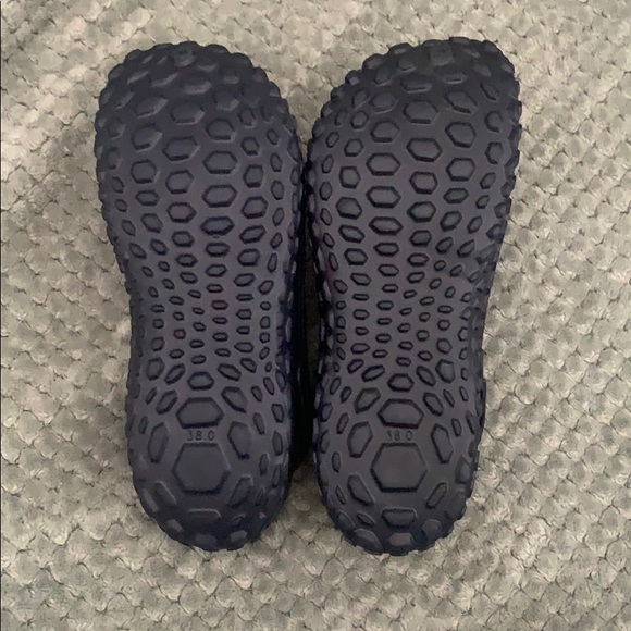 Shoes - Picture 3 of 4